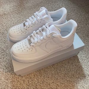 NEW Nike Air Force 1 WOMEN’S 6